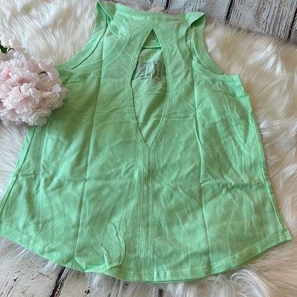 Victoria's Secret PINK Slit Back Everyday Tank Top Tee Shirt - Picture 2 of 3